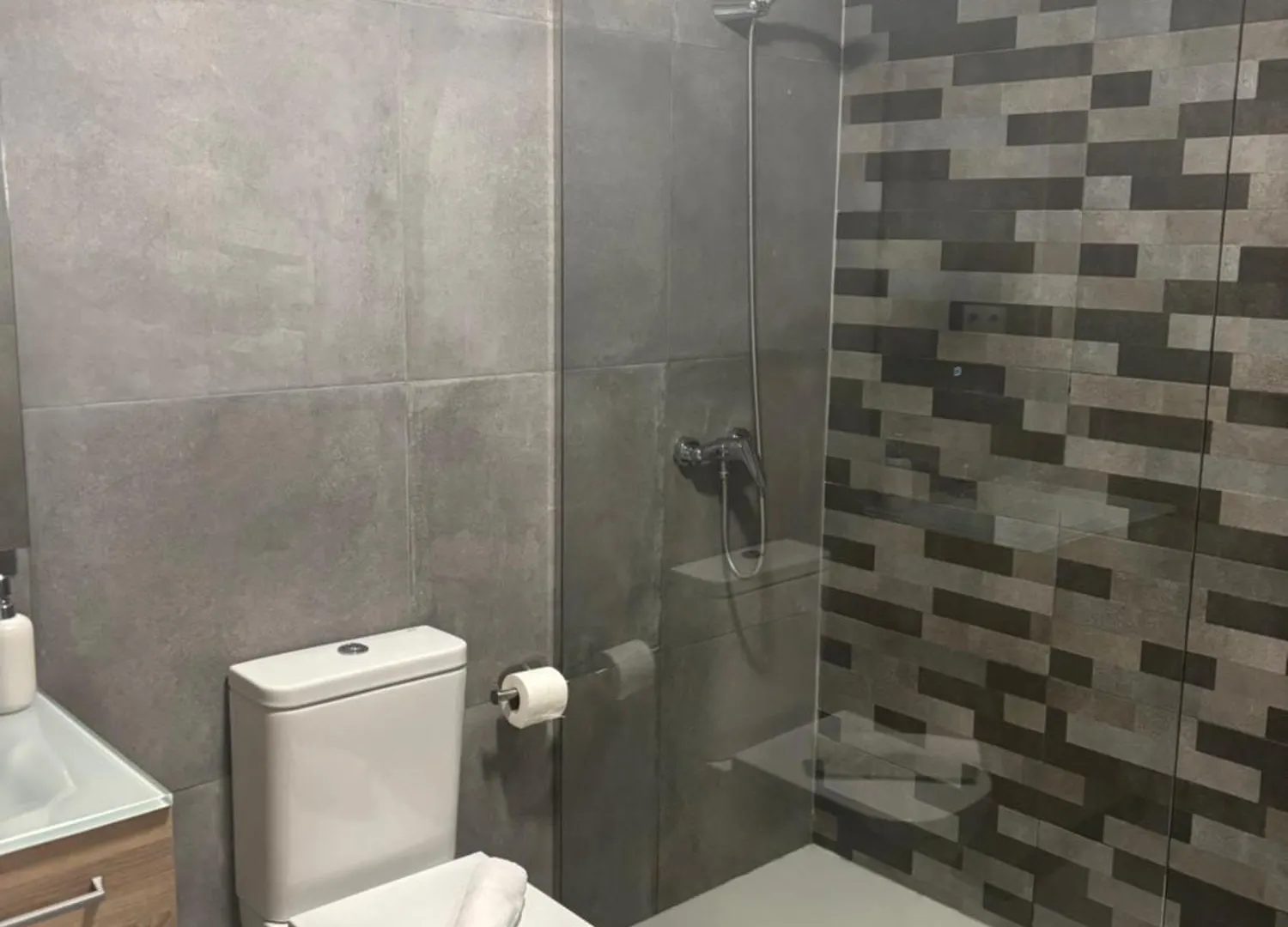 Apartamento PISO ESTUPENDO a 3 min de la ESTACION DE TREN AVE y BUS Málaga