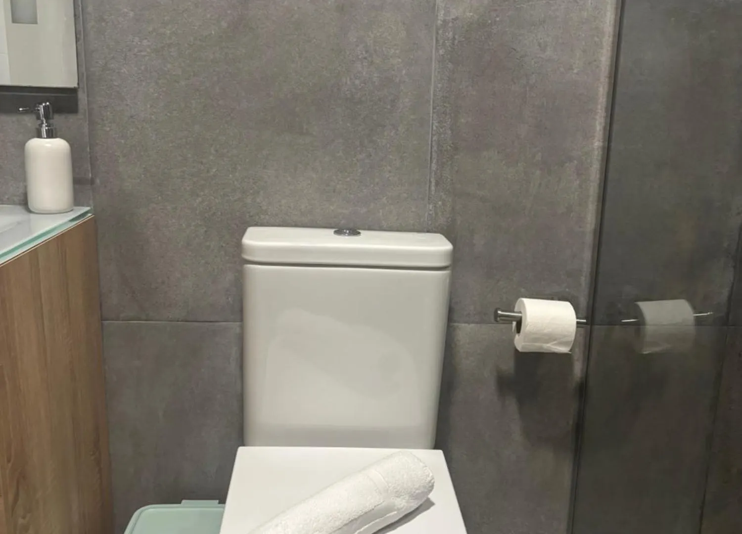 Apartamento PISO ESTUPENDO a 3 min de la ESTACION DE TREN AVE y BUS Málaga España