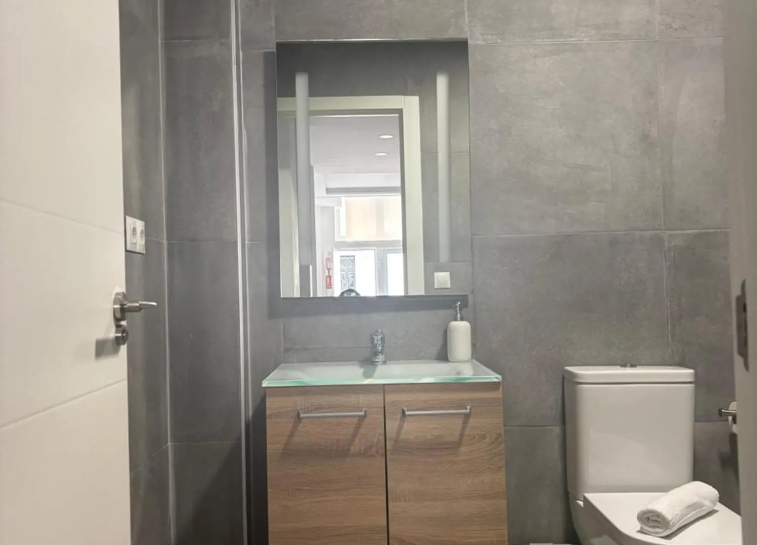 Apartamento PISO ESTUPENDO a 3 min de la ESTACION DE TREN AVE y BUS Málaga
